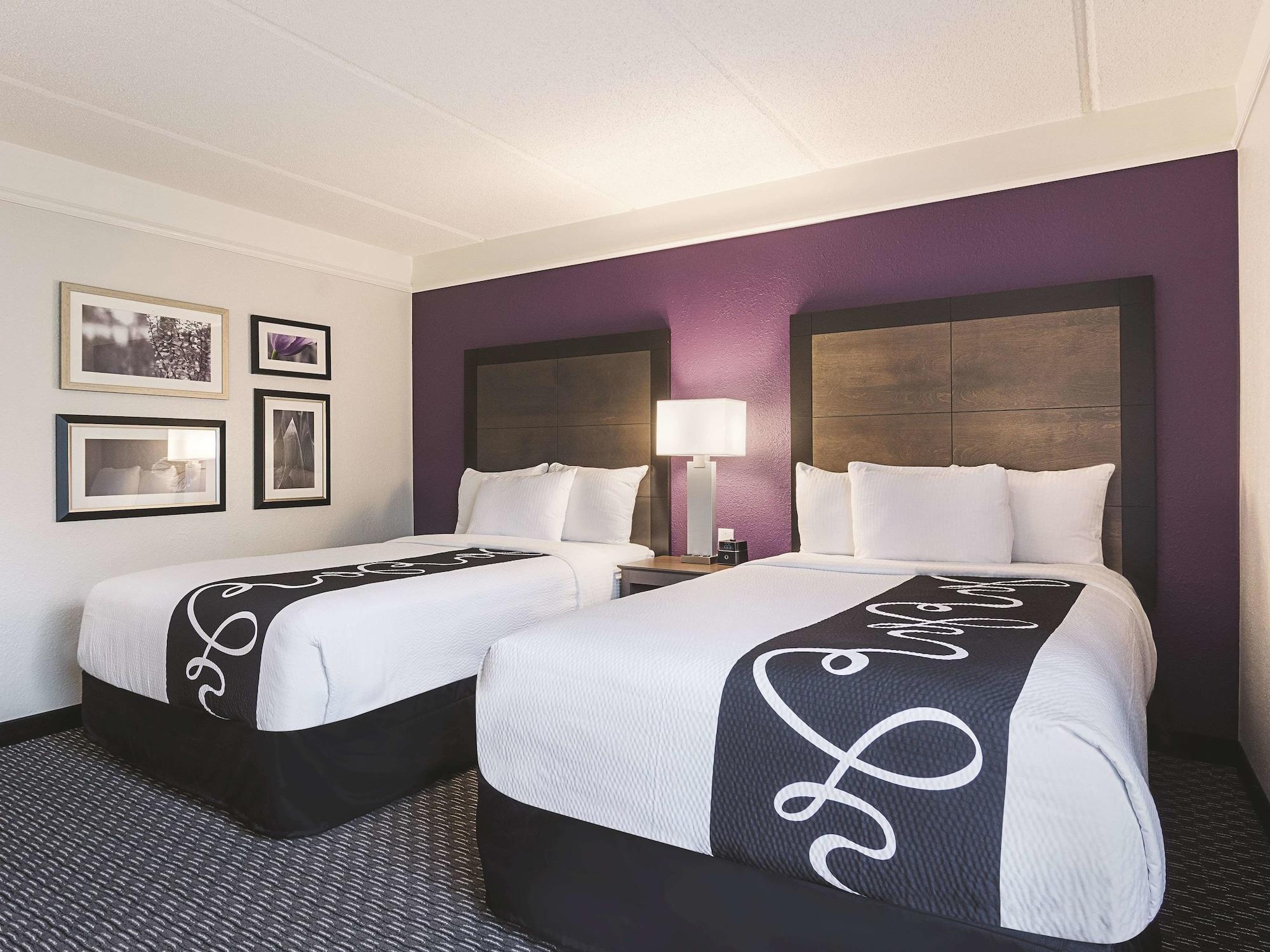 La Quinta By Wyndham Arlington North 6 Flags Dr Hotel Bagian luar foto