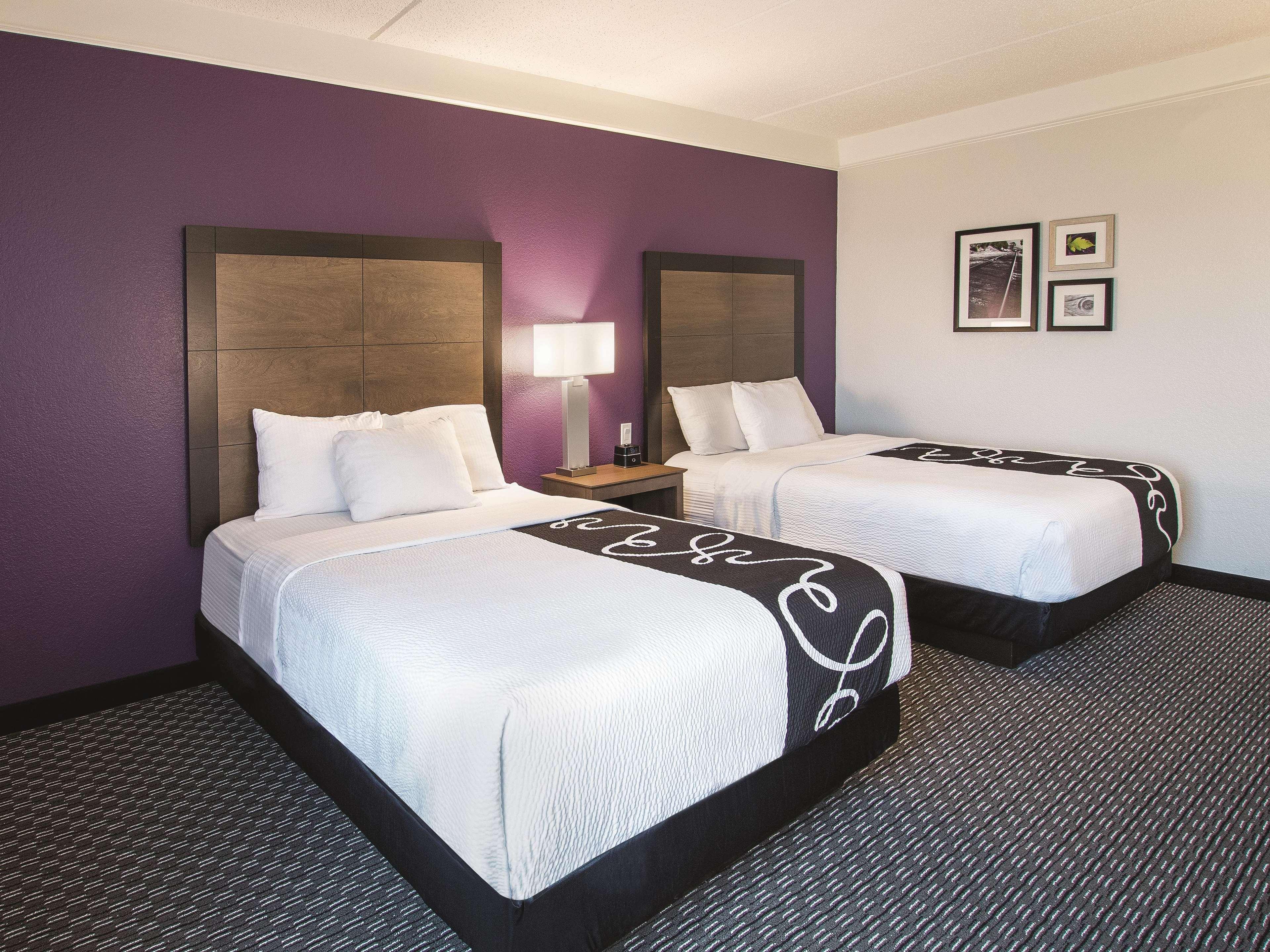 La Quinta By Wyndham Arlington North 6 Flags Dr Hotel Bagian luar foto