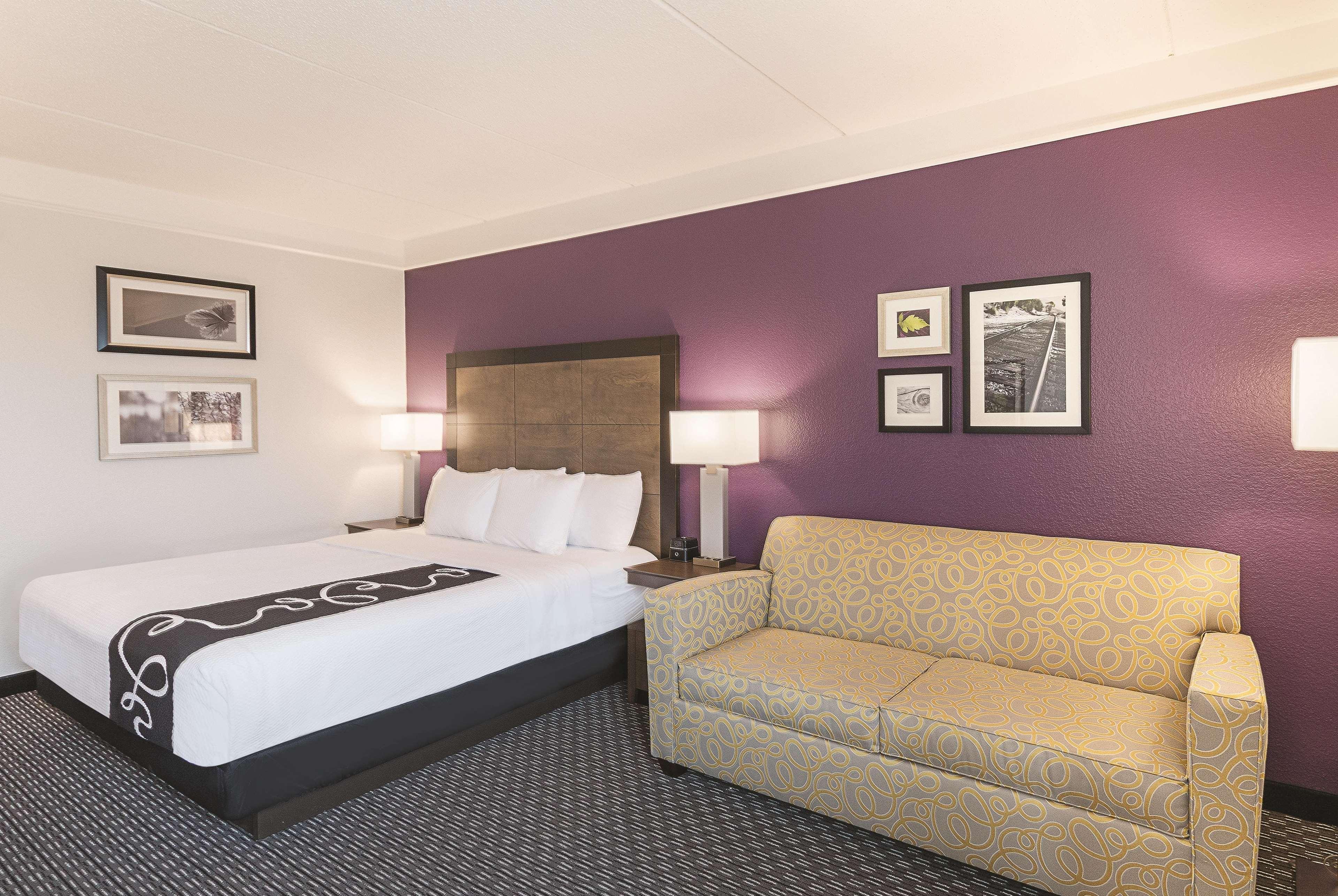 La Quinta By Wyndham Arlington North 6 Flags Dr Hotel Bagian luar foto