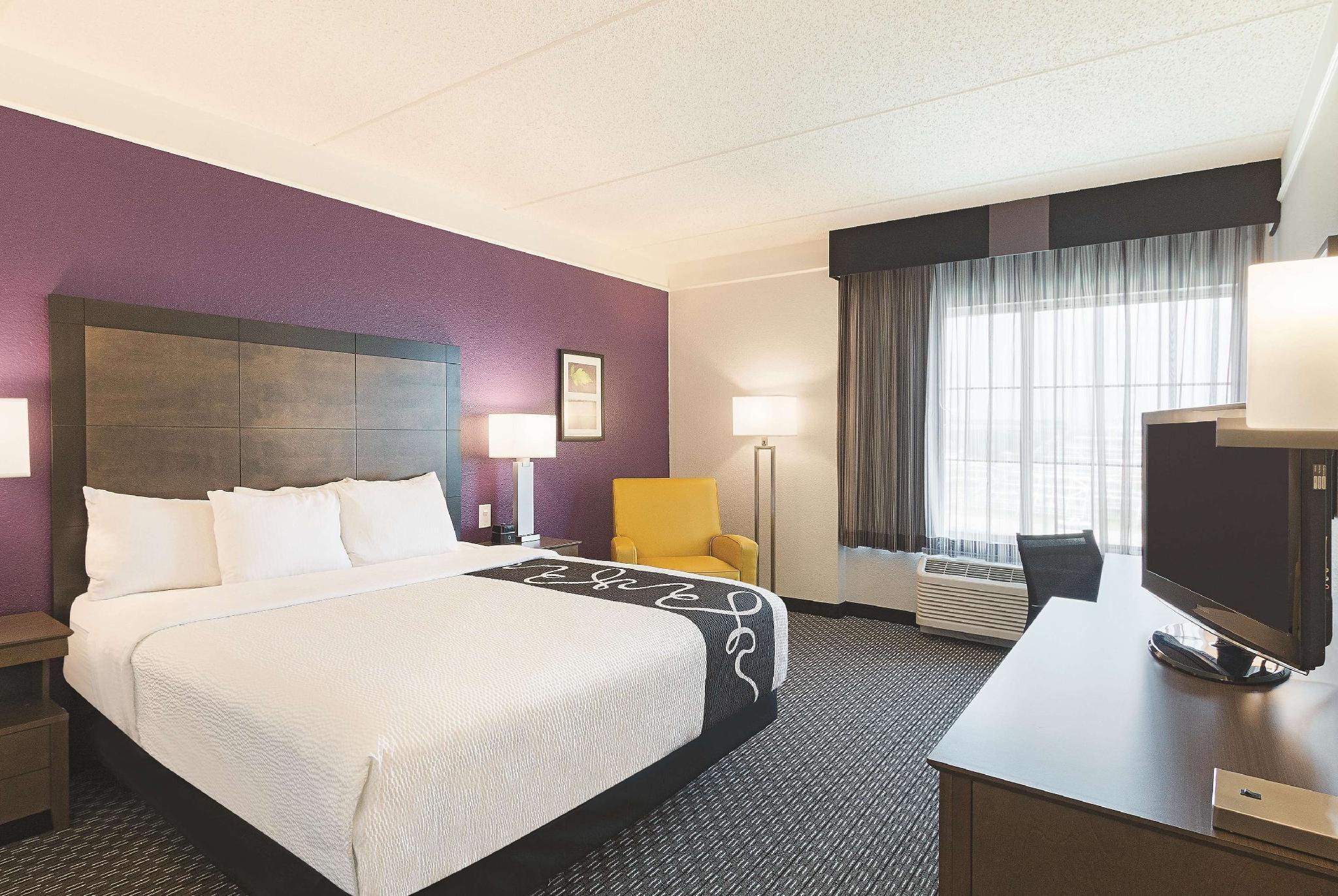 La Quinta By Wyndham Arlington North 6 Flags Dr Hotel Bagian luar foto