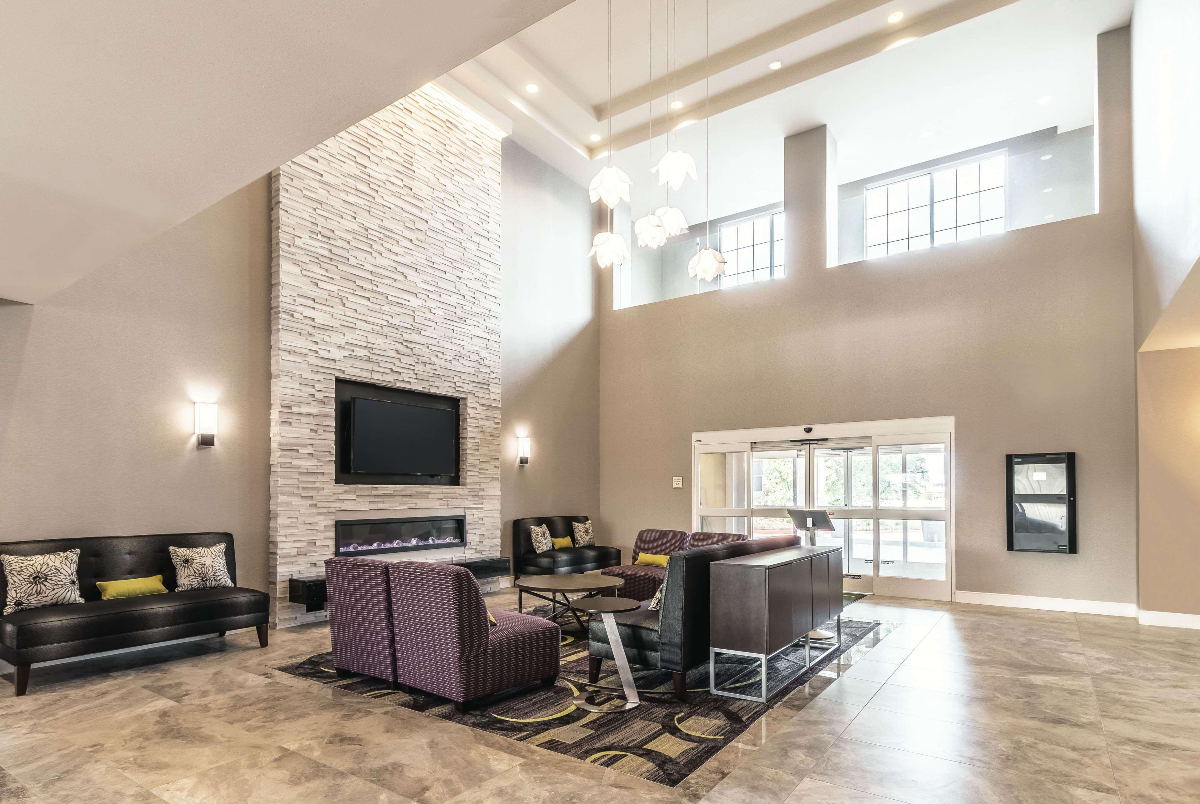 La Quinta By Wyndham Arlington North 6 Flags Dr Hotel Bagian luar foto