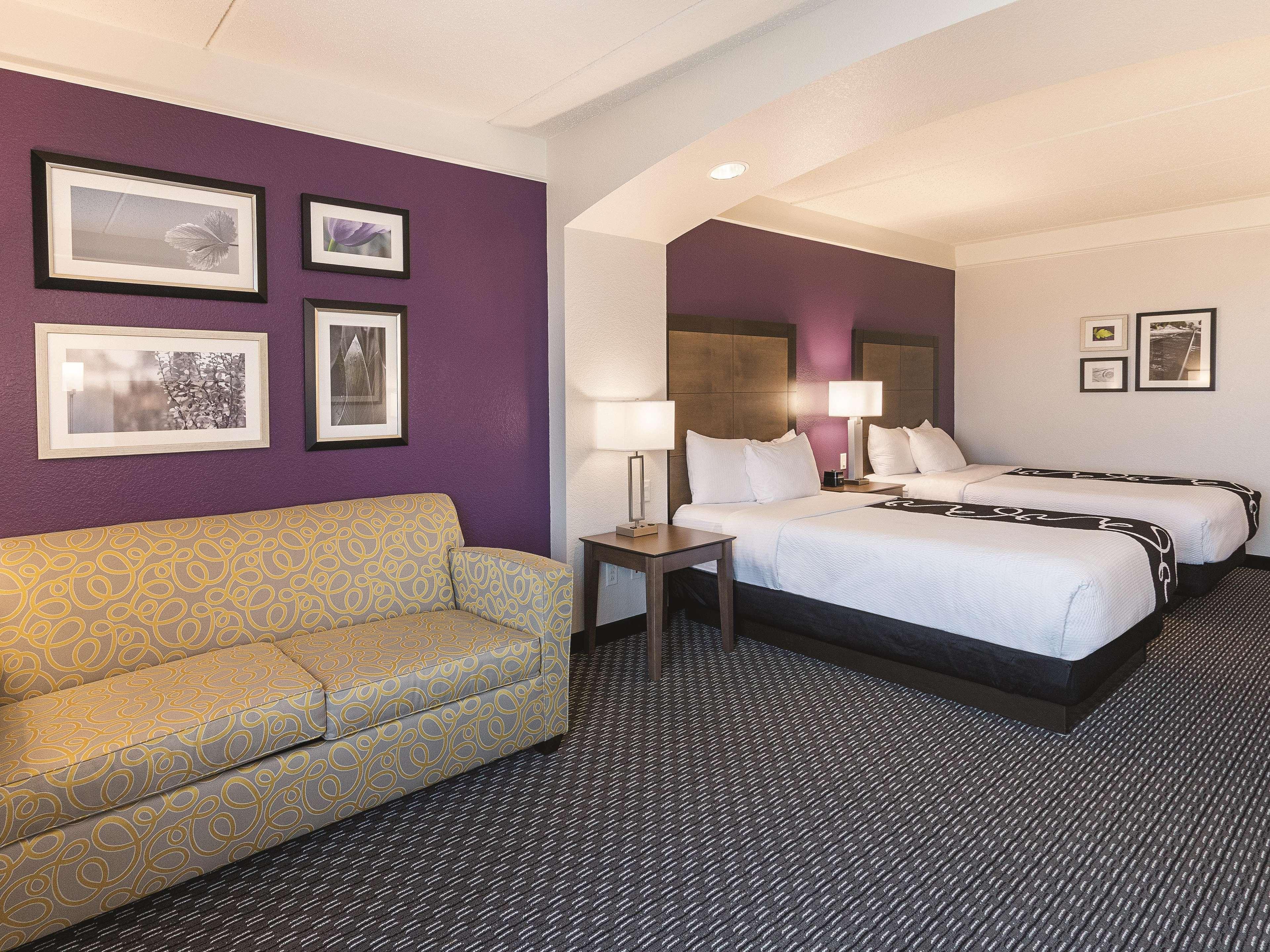 La Quinta By Wyndham Arlington North 6 Flags Dr Hotel Bagian luar foto