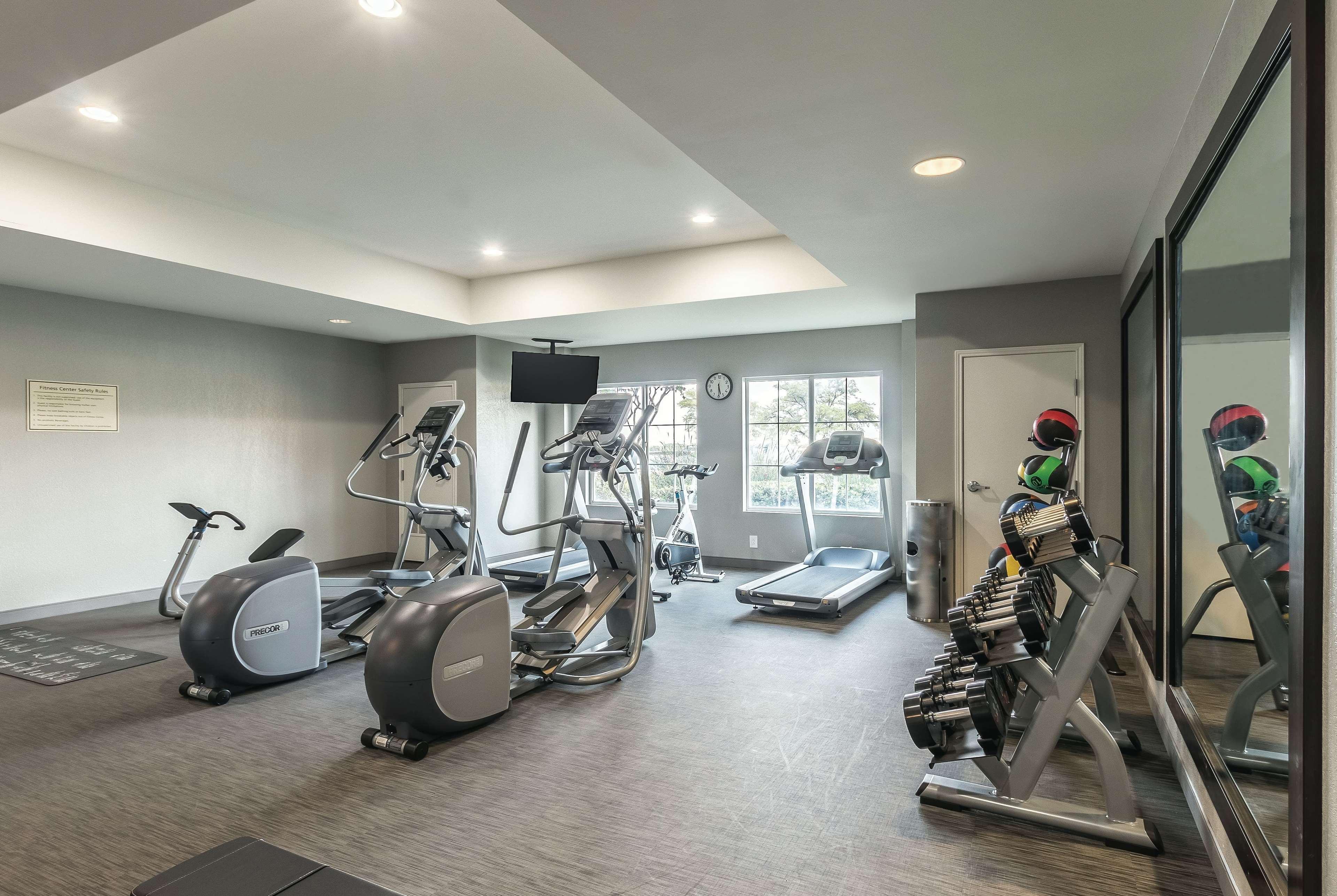 La Quinta By Wyndham Arlington North 6 Flags Dr Hotel Bagian luar foto