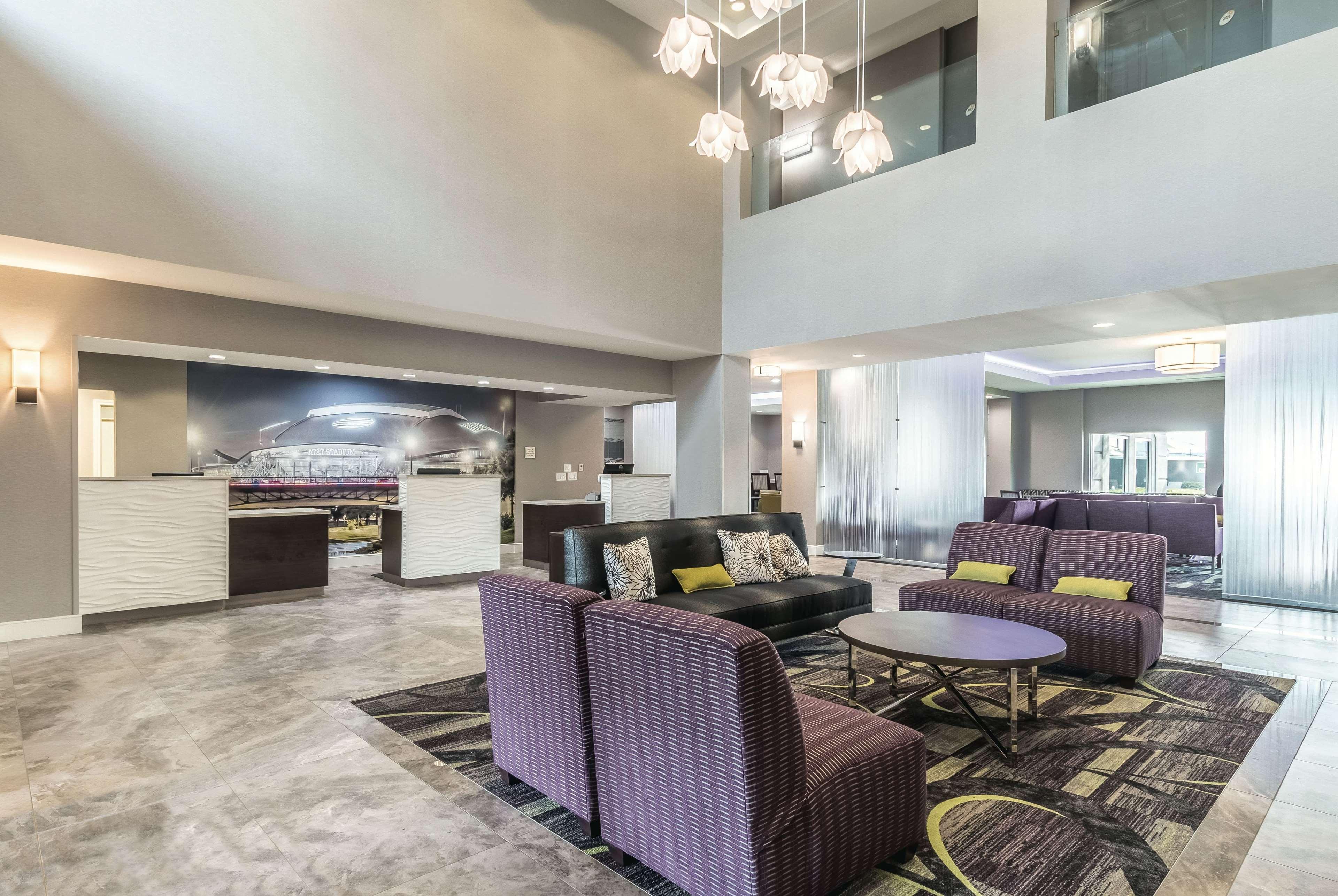 La Quinta By Wyndham Arlington North 6 Flags Dr Hotel Bagian luar foto