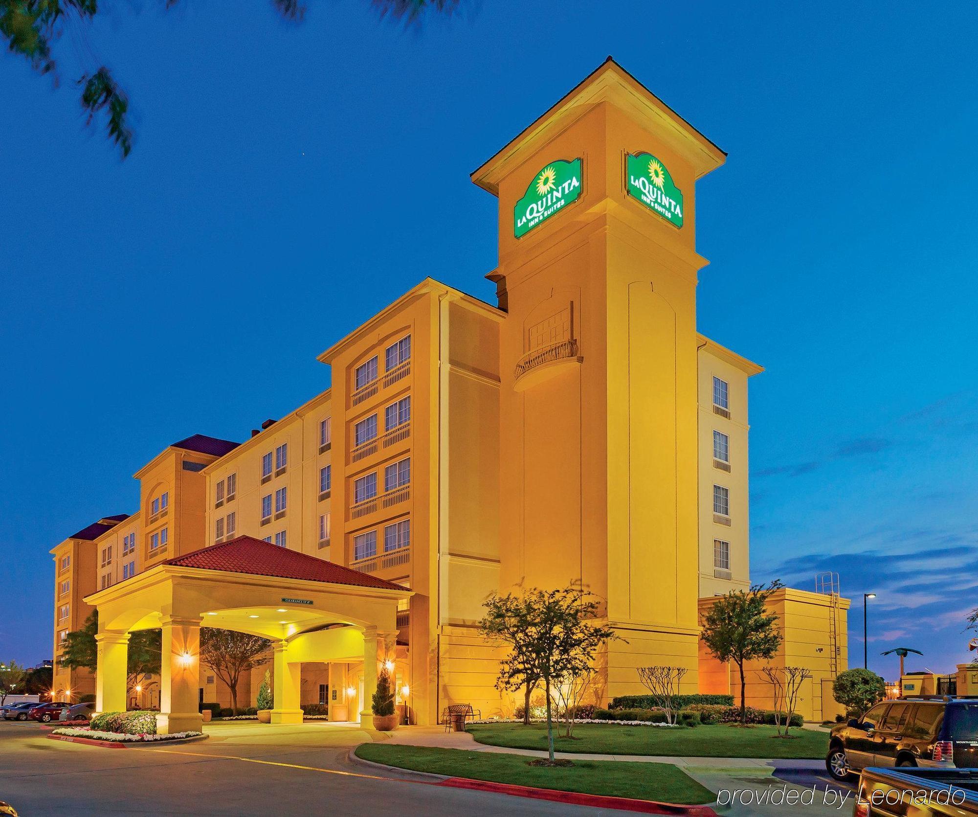 La Quinta By Wyndham Arlington North 6 Flags Dr Hotel Bagian luar foto