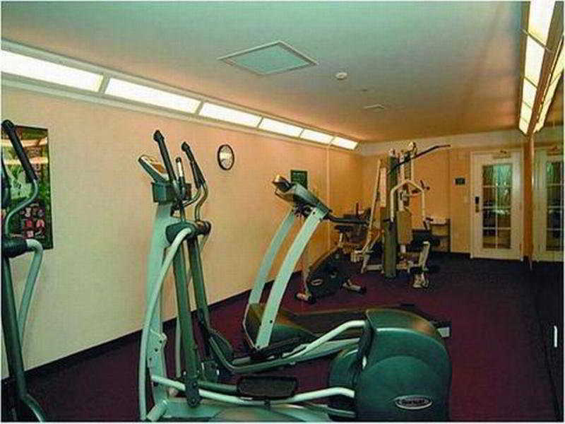 La Quinta By Wyndham Arlington North 6 Flags Dr Hotel Bagian luar foto