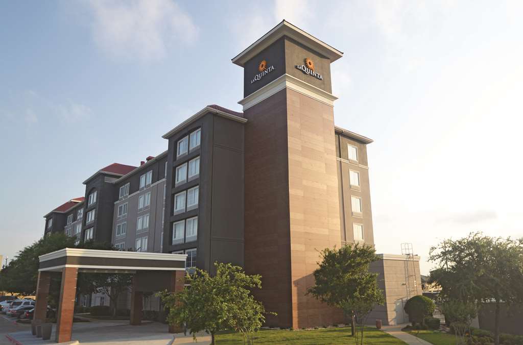 La Quinta By Wyndham Arlington North 6 Flags Dr Hotel Bagian luar foto