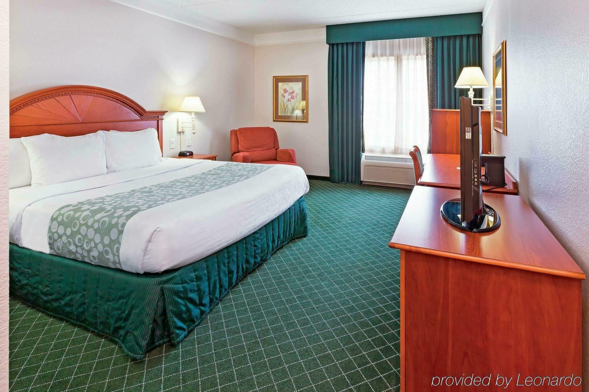 La Quinta By Wyndham Arlington North 6 Flags Dr Hotel Bagian luar foto